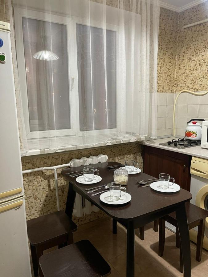 Квартира Рядом Арбата, Гоголя 92 Almaty Bagian luar foto